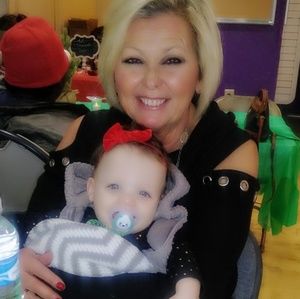 Meet your Posher, Connie